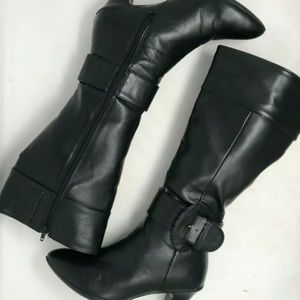 Women's black heal knee boots size 8 and 1/2